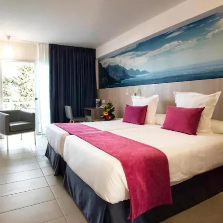 Deluxe Twin Vistas Al Mar Con Media Pension, Solo Adultos En アパート