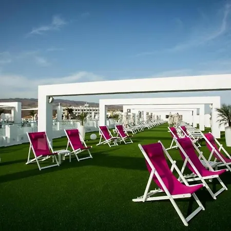 Deluxe Twin Vistas Al Mar Con Media Pension, Solo Adultos En Apartment